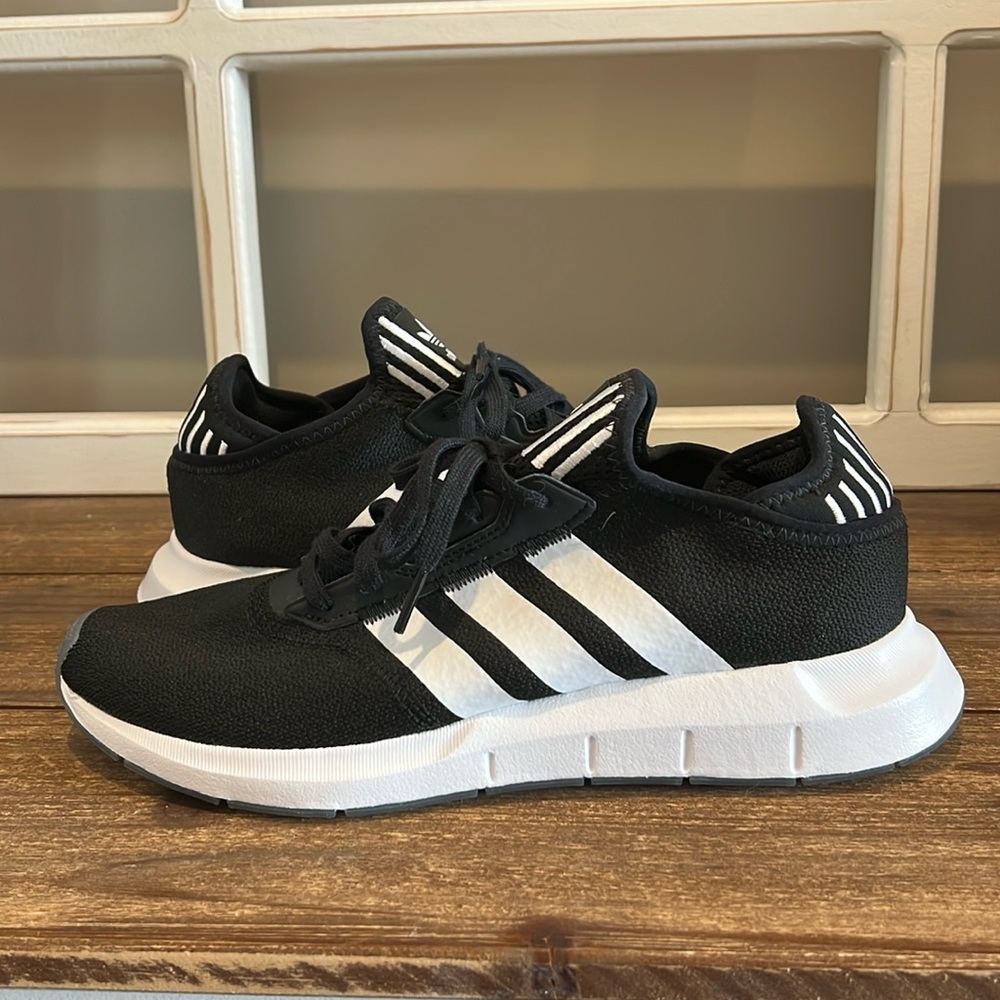 Women’s Adidas Athletic Shoes Size 11 New Black and White